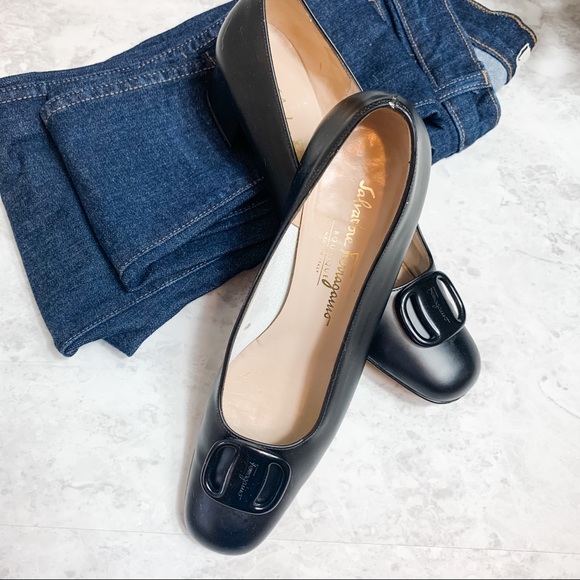Salvatore Ferragamo Shoes - Salvatore Ferragamo Black Leather Heel Pump